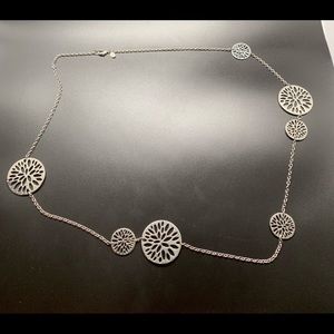 Express silver necklace with multi sized circles